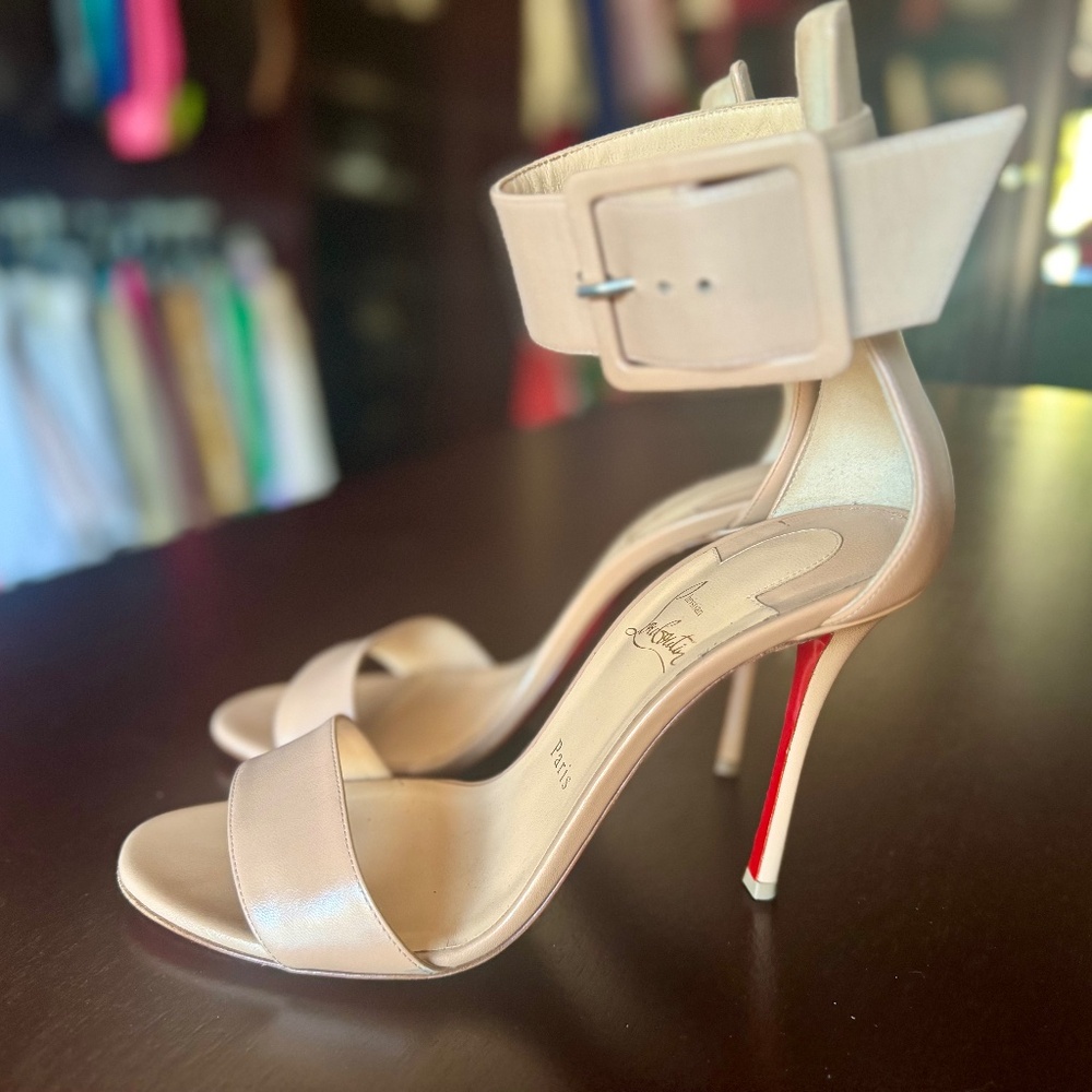 louboutin sandals size 40.5